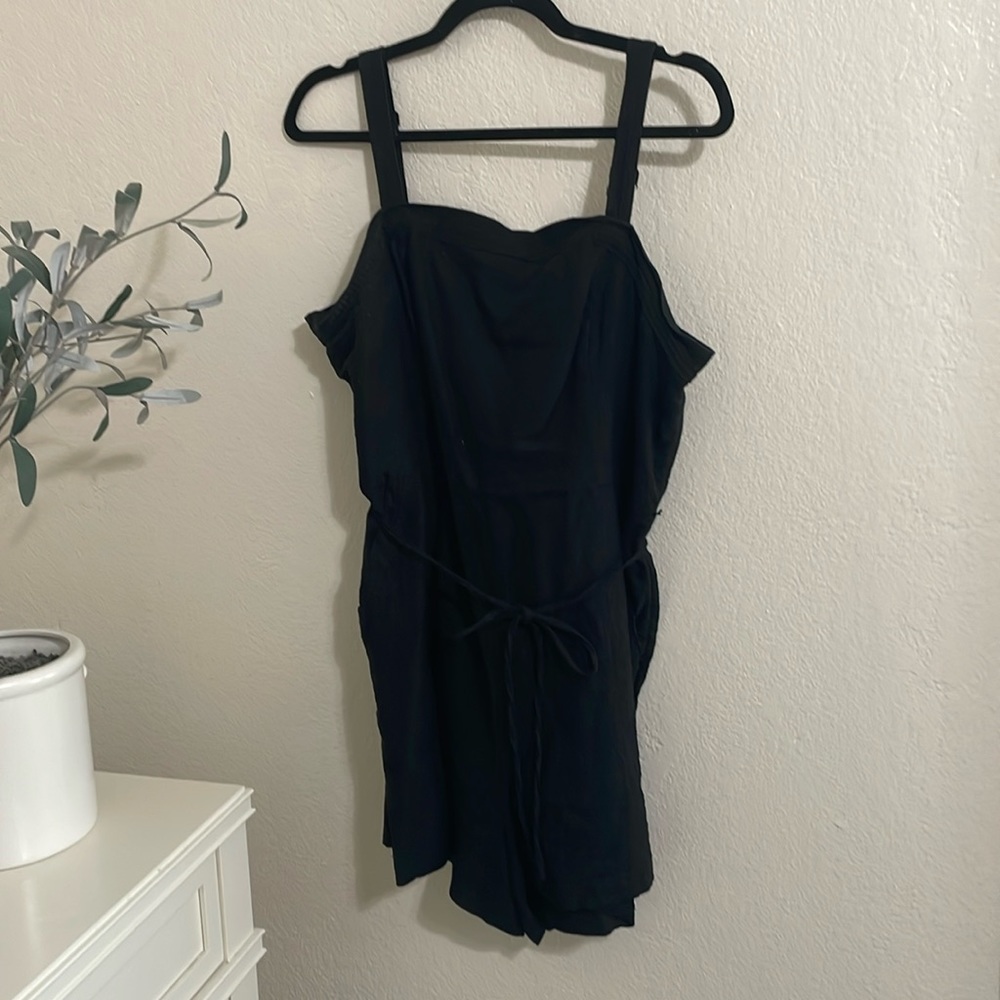 Black Romper with Pockets and adjustable Straps
